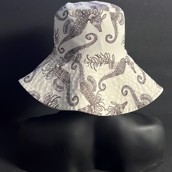 OndadeMar Ladies Reversible Seahorse Bucket Hat - Picture 4 of 16